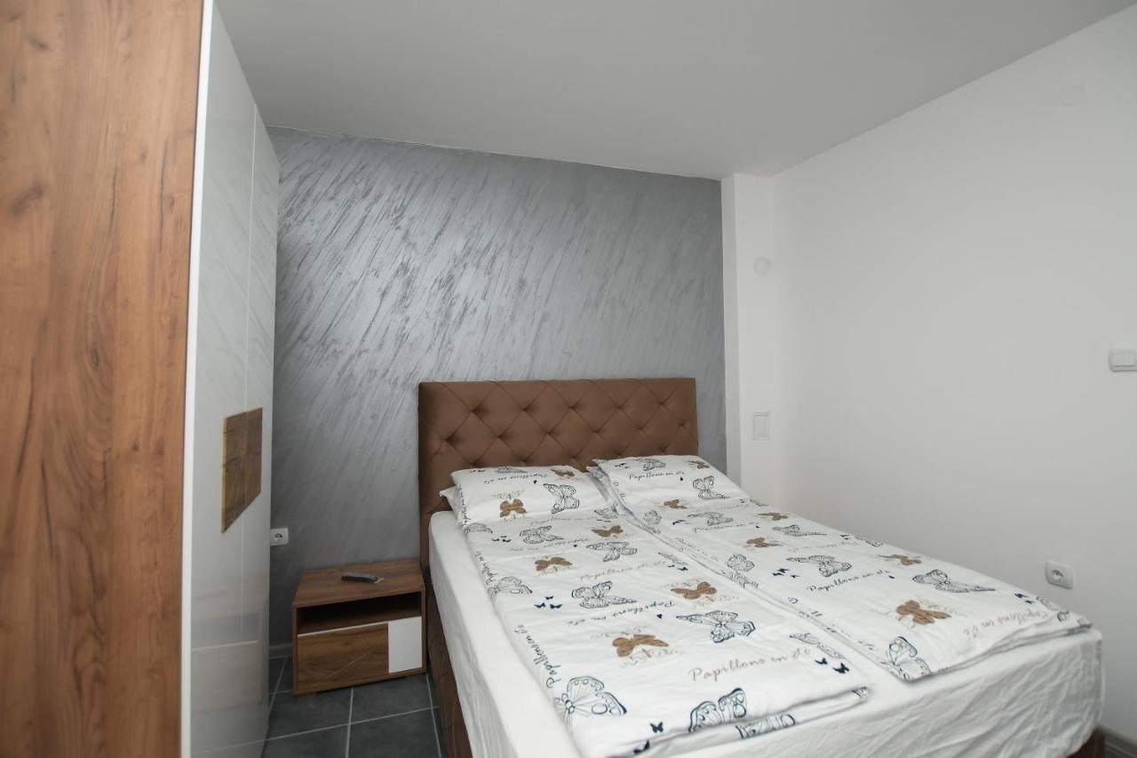 Relax Apartmani Kladovo Eksteriør billede
