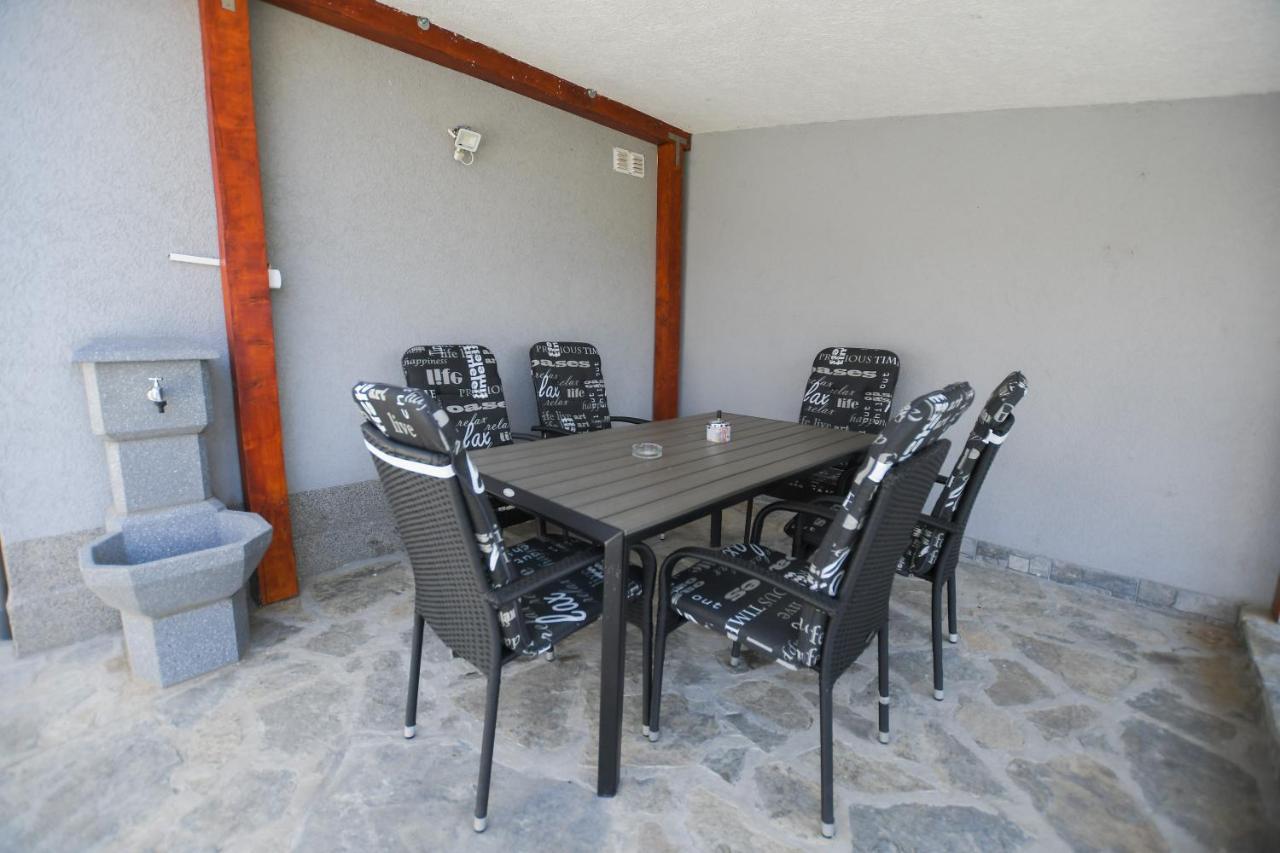 Relax Apartmani Kladovo Eksteriør billede