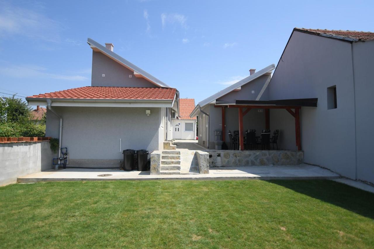 Relax Apartmani Kladovo Eksteriør billede