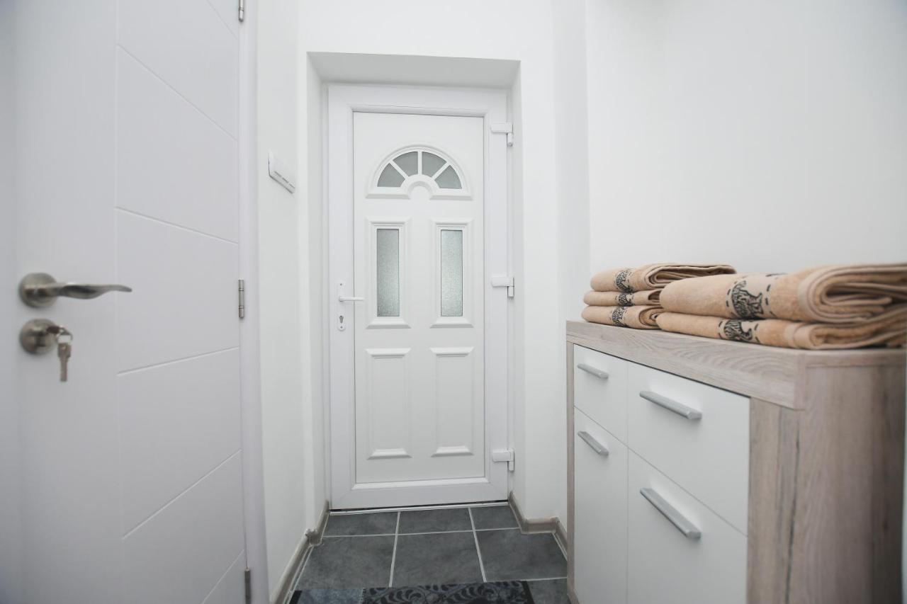 Relax Apartmani Kladovo Eksteriør billede